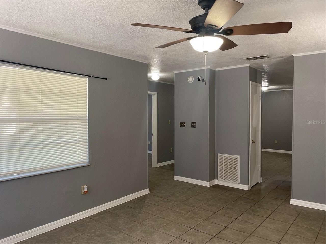 1935 W 14th St - Photo 5 of 22