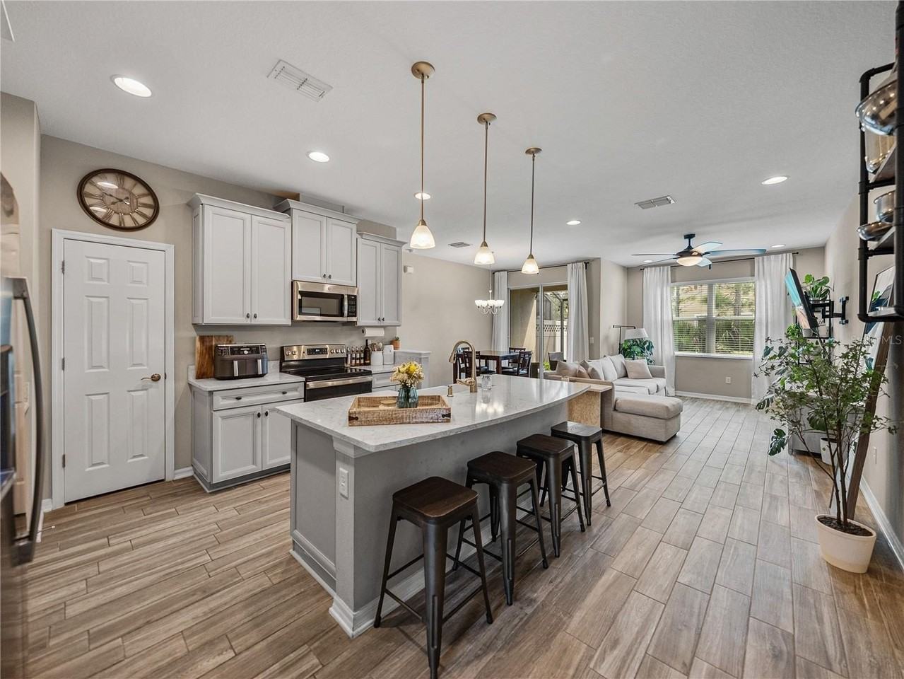 29934 Southwell Ln - Photo 3 of 50