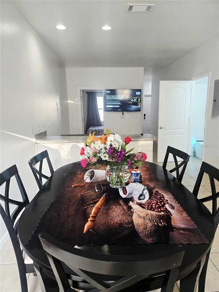 13612 N 21st St #2 - Photo 4 of 6