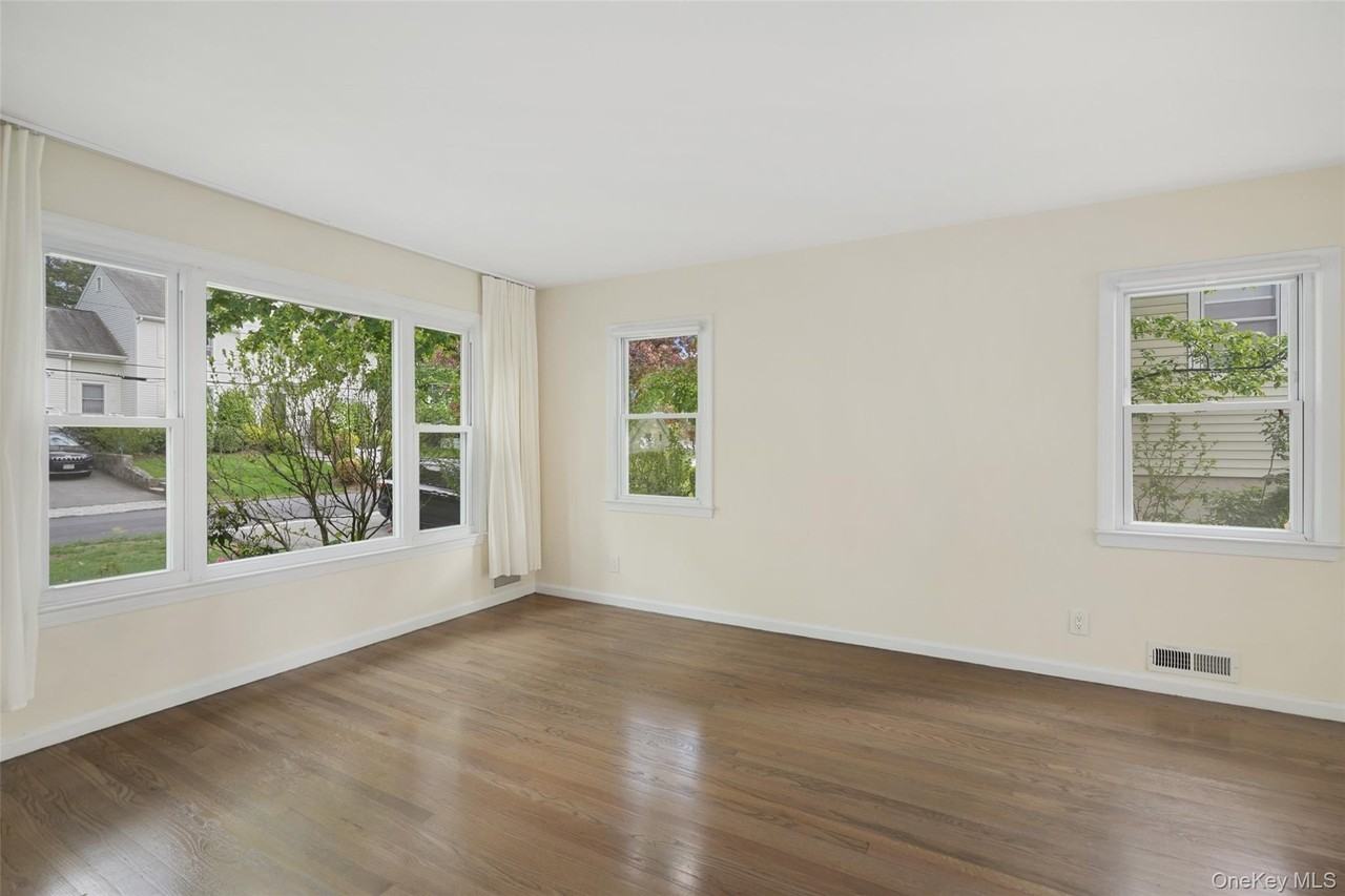 85 Ewart St - Photo 4 of 15