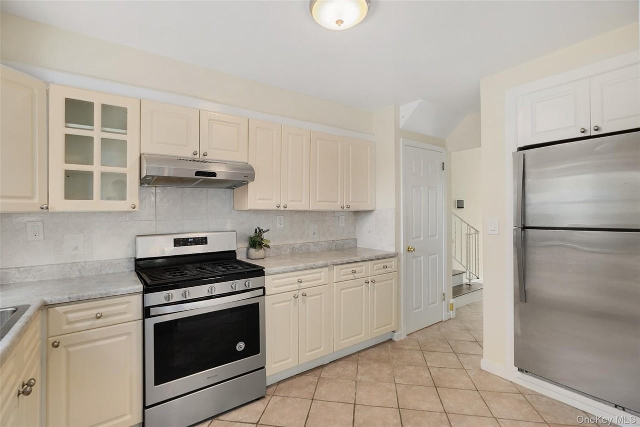 85 Ewart St - Photo 6 of 15
