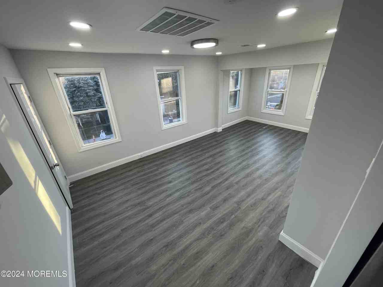 1257 Washington Ave #2 - Photo 4 of 8