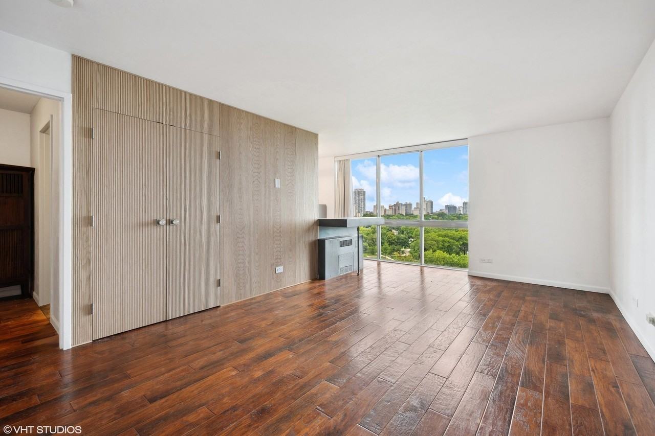 1555 N Dearborn Pkwy #11B - Photo 4 of 13