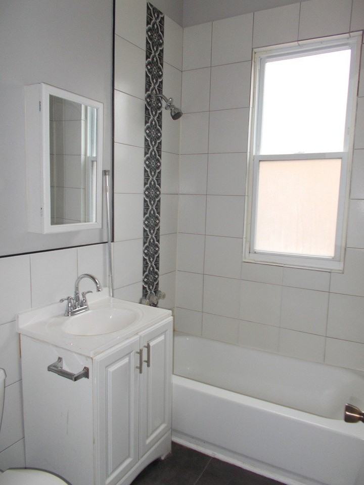 5715 S Sangamon St #2 - Photo 2 of 9