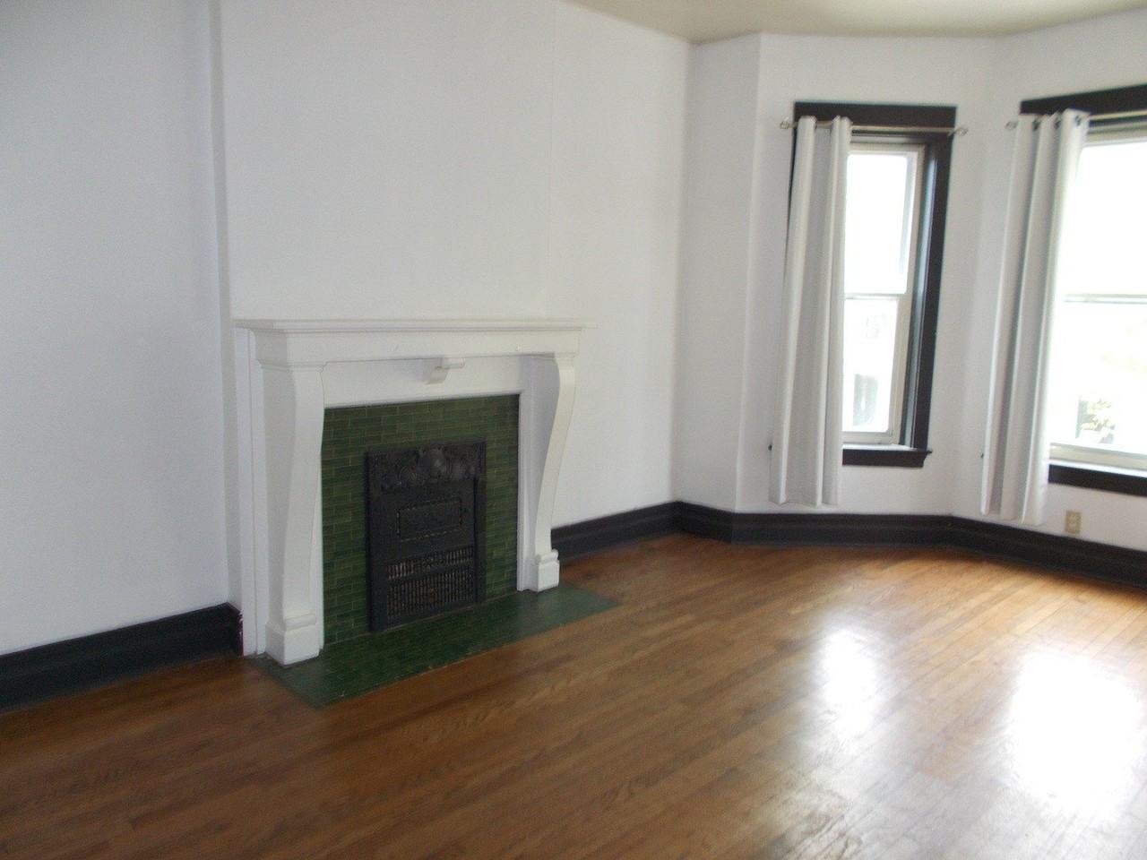 5715 S Sangamon St #2 - Photo 5 of 9