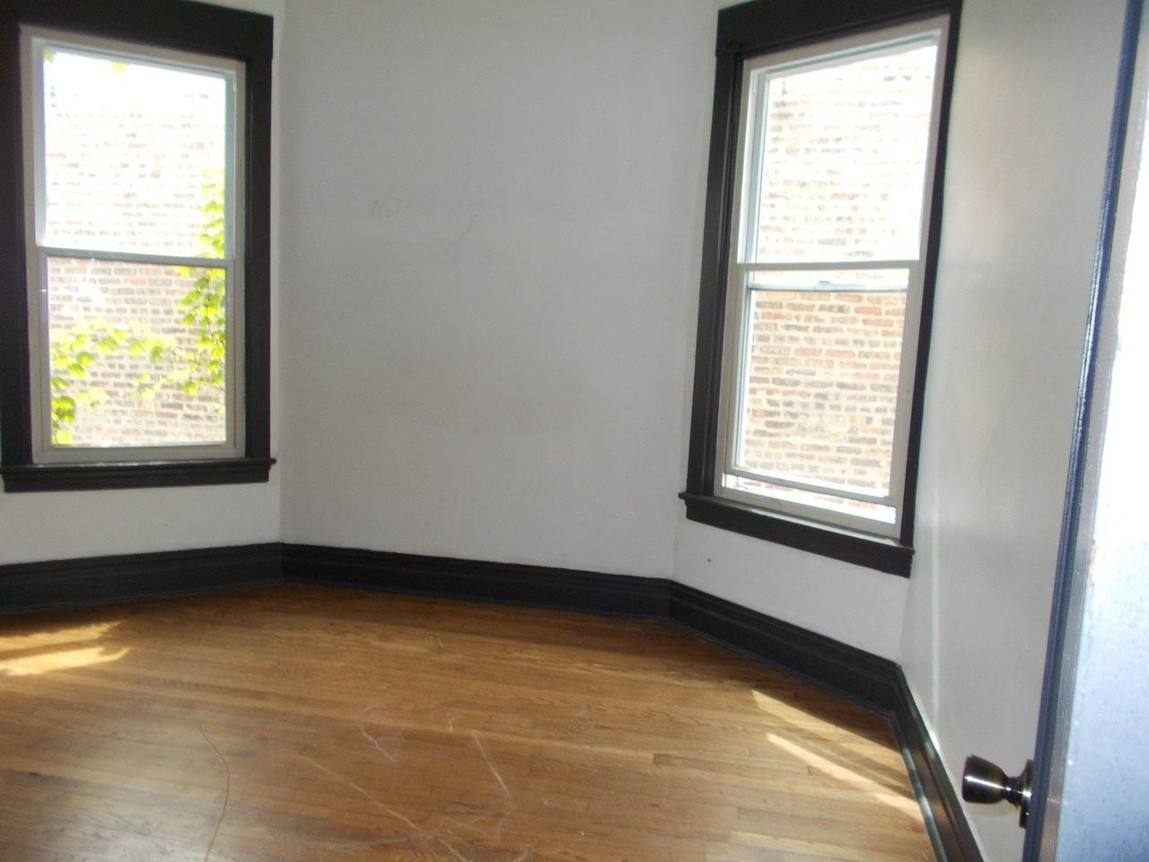 5715 S Sangamon St #2 - Photo 6 of 9