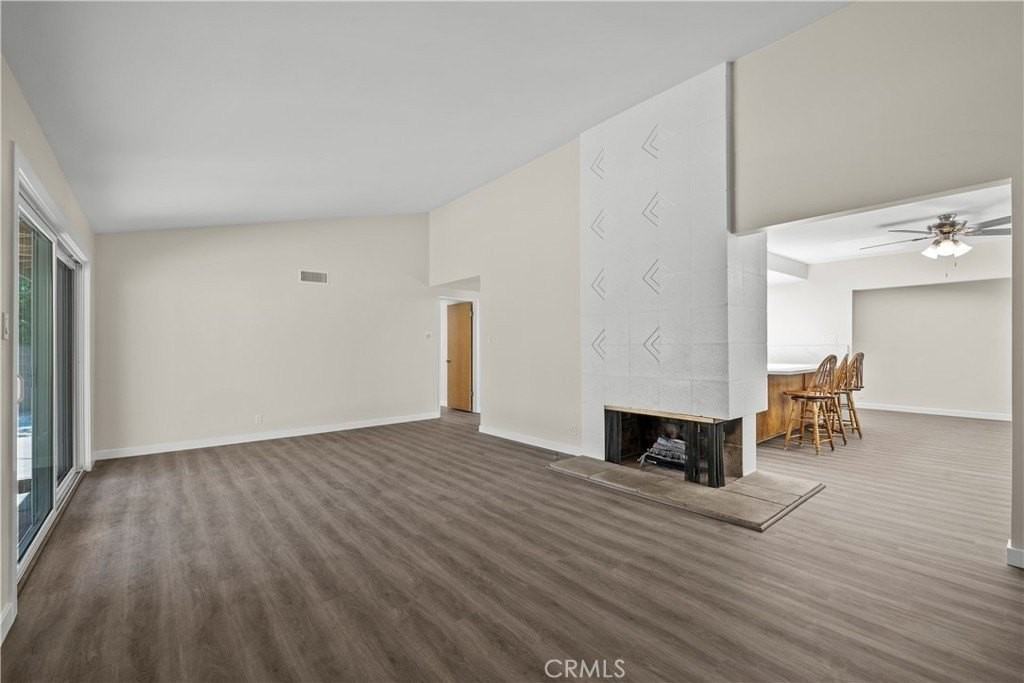 18644 Liggett St - Photo 5 of 34