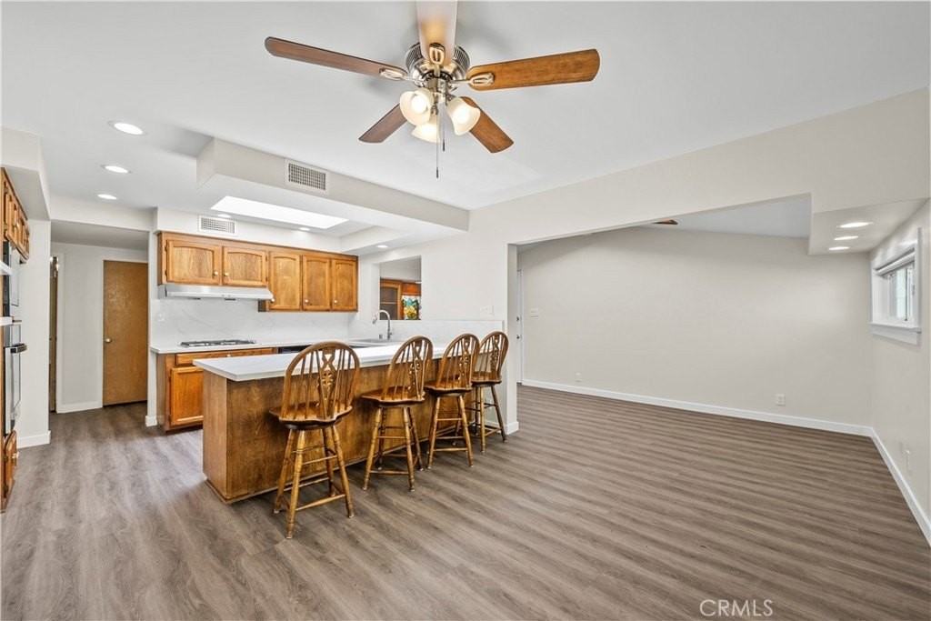 18644 Liggett St - Photo 7 of 34