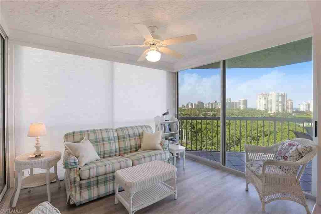 5501 Heron Point Dr #702 - Photo 6 of 21