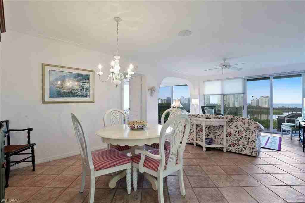 5501 Heron Point Dr #702 - Photo 7 of 21