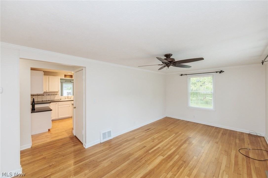 7381 Portage St - Photo 5 of 50