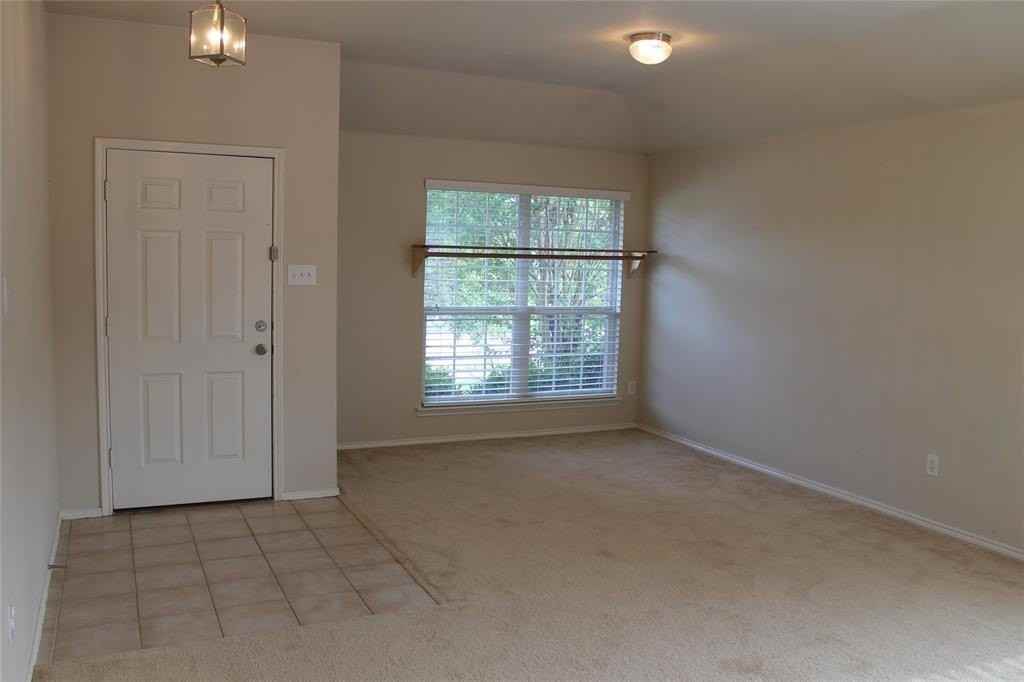 4188 Cherry Ridge Dr - Photo 5 of 21