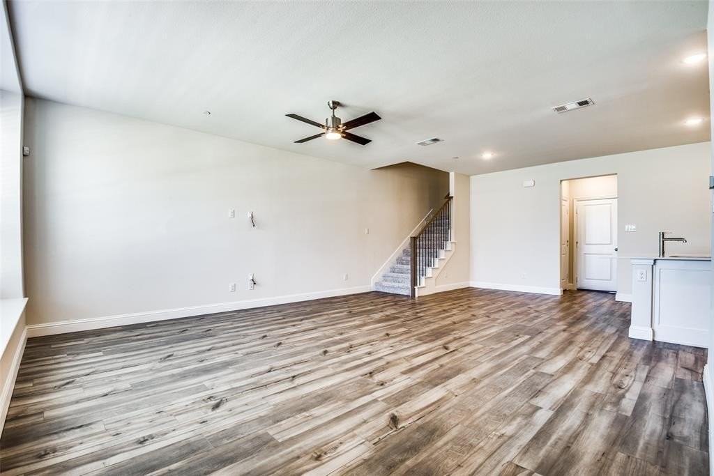 12813 Teton St - Photo 4 of 26