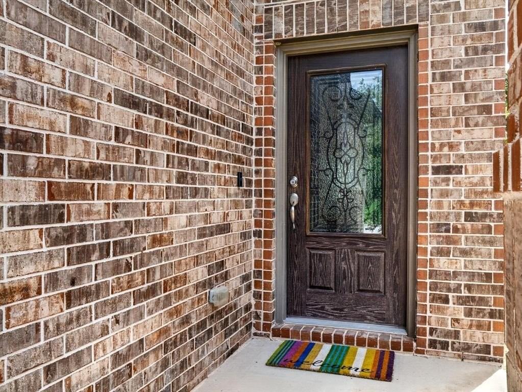 620 Crowell Dr - Photo 2 of 26