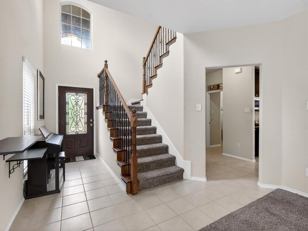 620 Crowell Dr - Photo 4 of 26