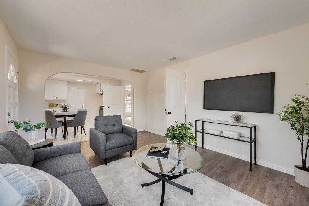 1802 Gus Thomasson Rd - Photo 4 of 16
