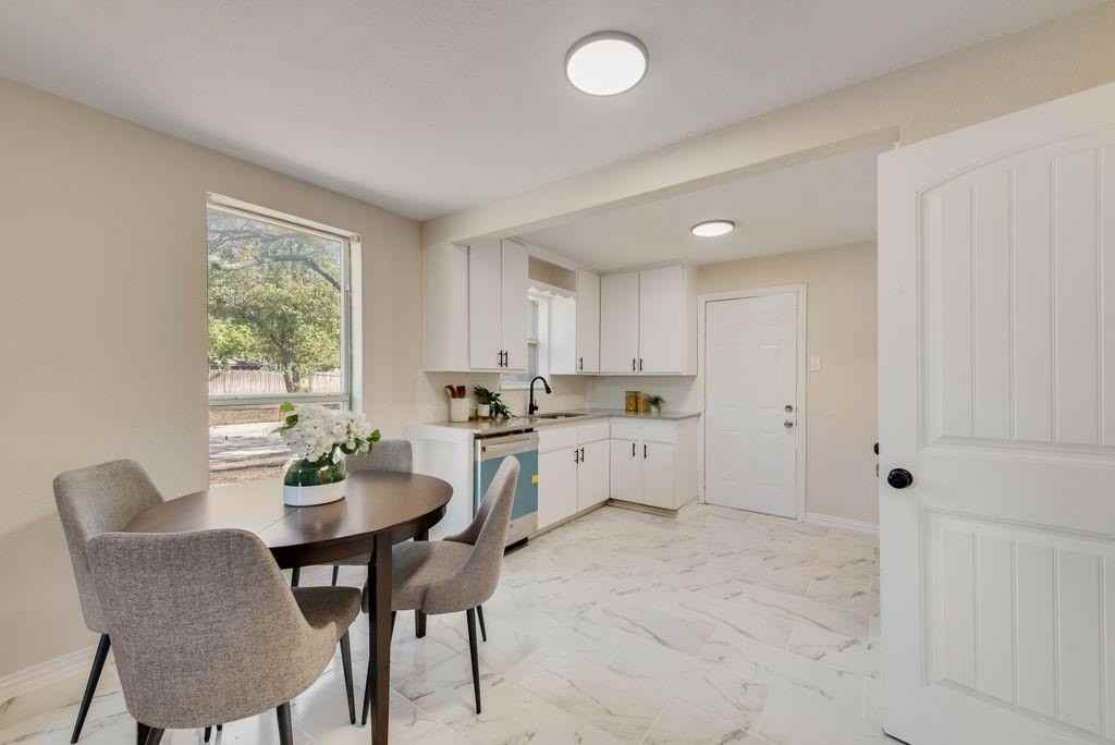 1802 Gus Thomasson Rd - Photo 5 of 16