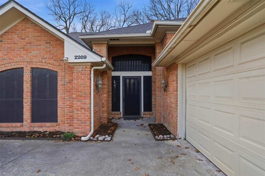 2209 Fulton Dr - Photo 4 of 28