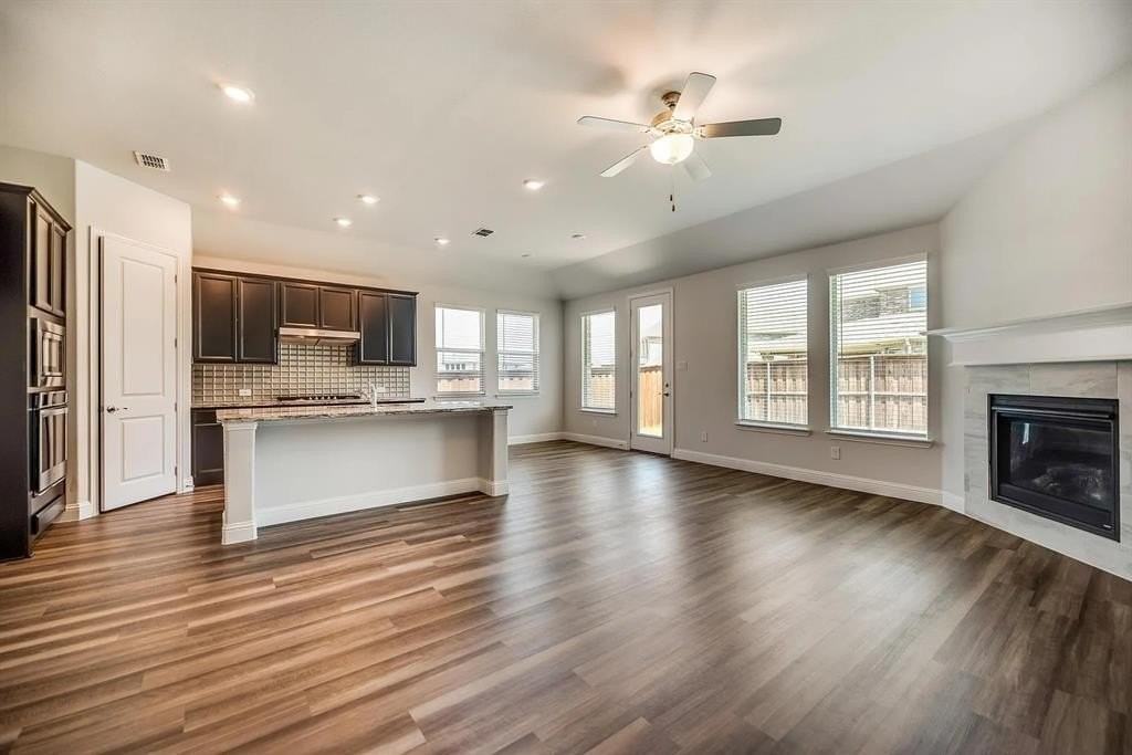 2470 Canary Grass Ln - Photo 4 of 17