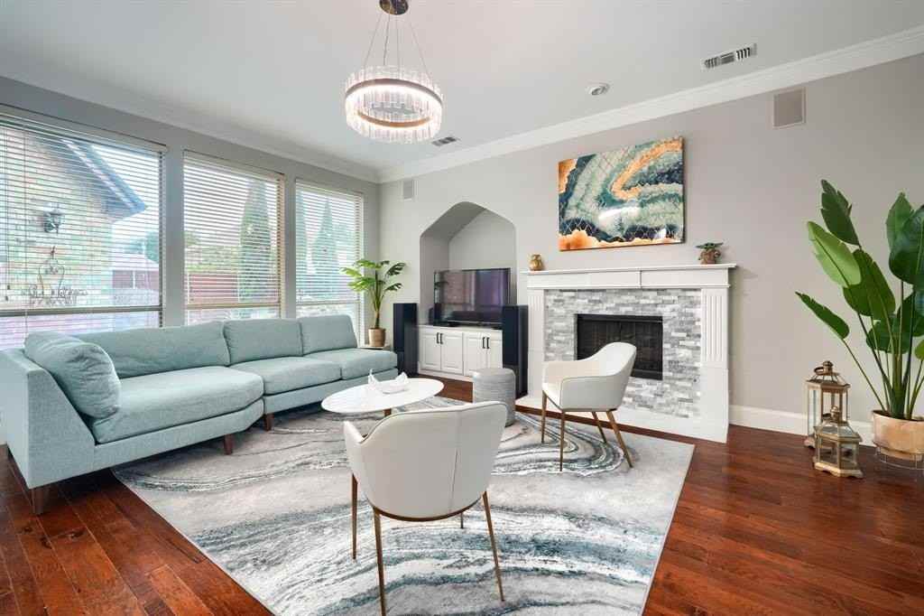 2265 Bannister Dr - Photo 6 of 19