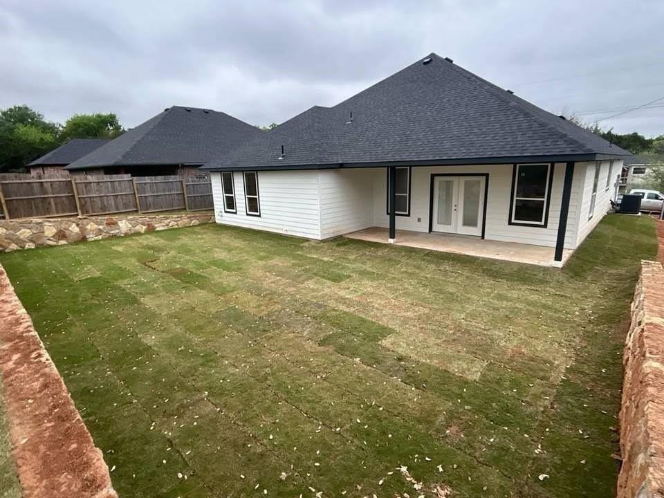 2215 Beverly Dr - Photo 4 of 34