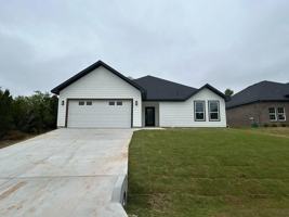 featured image of 2215 Beverly Dr