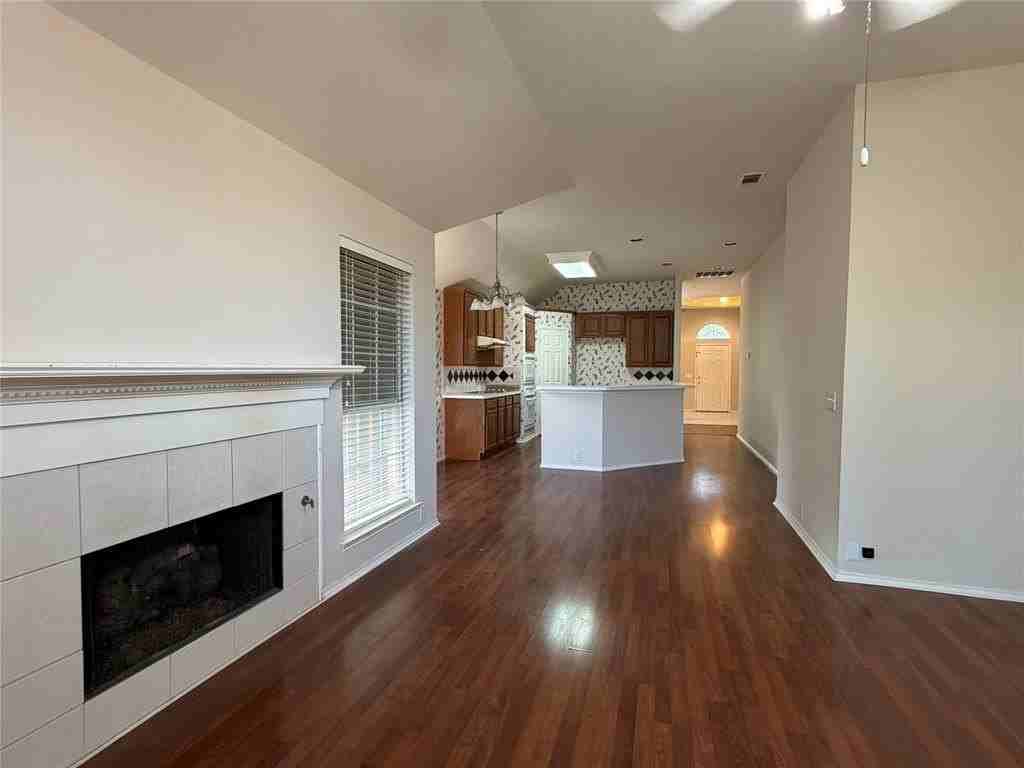 2440 Ravenhurst Dr - Photo 2 of 22