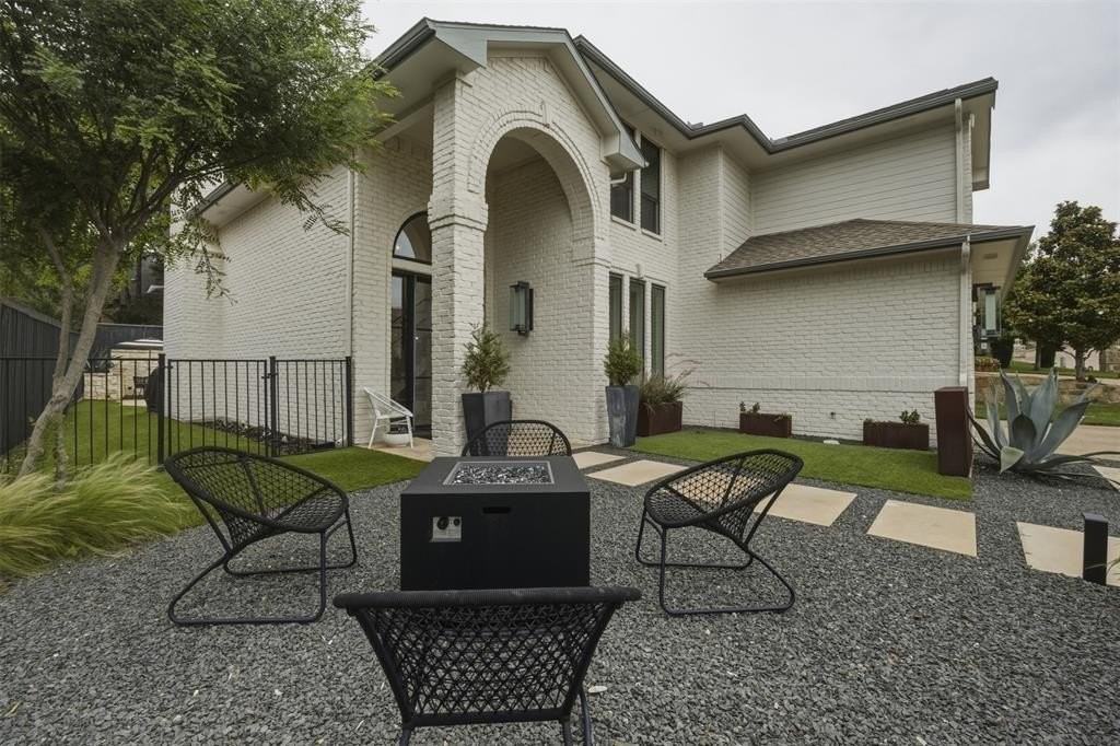 208 Harbor Landing Dr - Photo 2 of 30