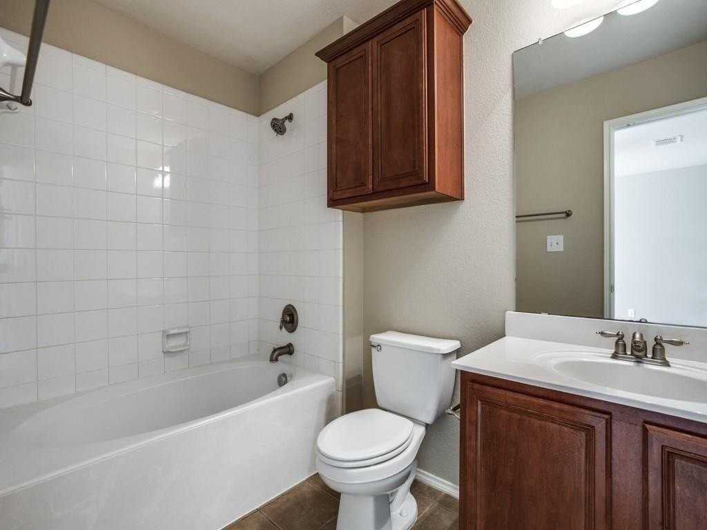 4531 Woodsboro Ln - Photo 3 of 17