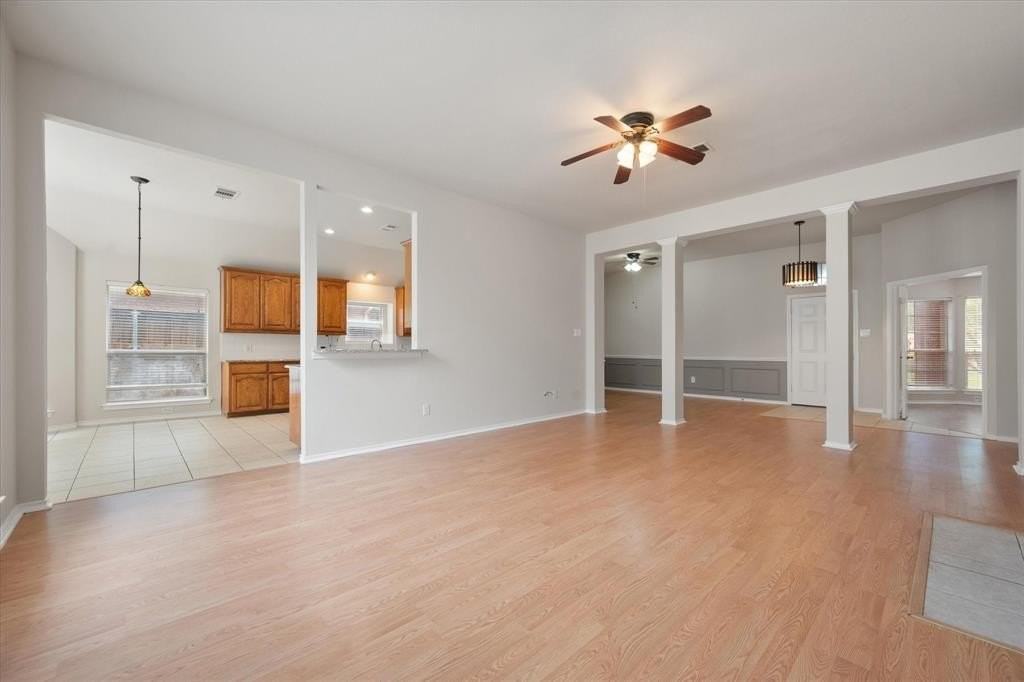 6103 Sea Island Trl - Photo 4 of 27
