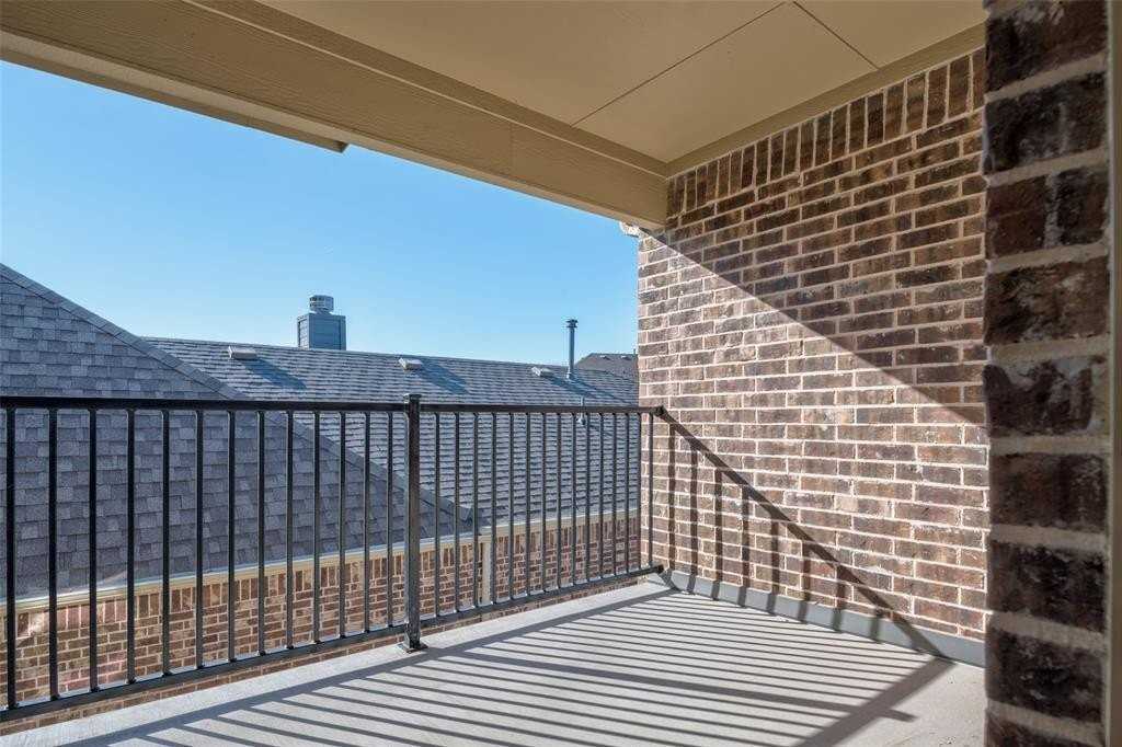 1504 Lauren Creek Ln - Photo 2 of 37