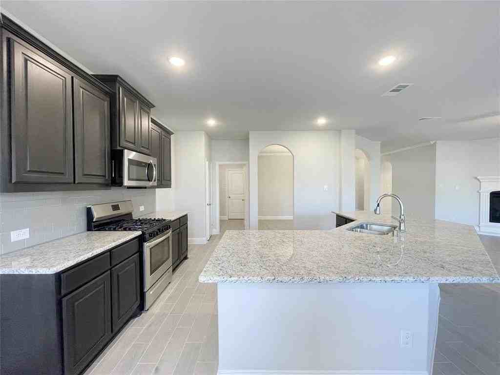 4009 Gray Wolf Dr - Photo 2 of 25
