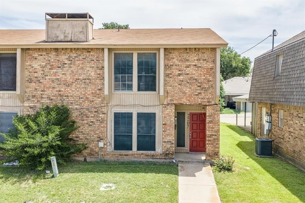 2205 Chase Ct #7 - Photo 2 of 37