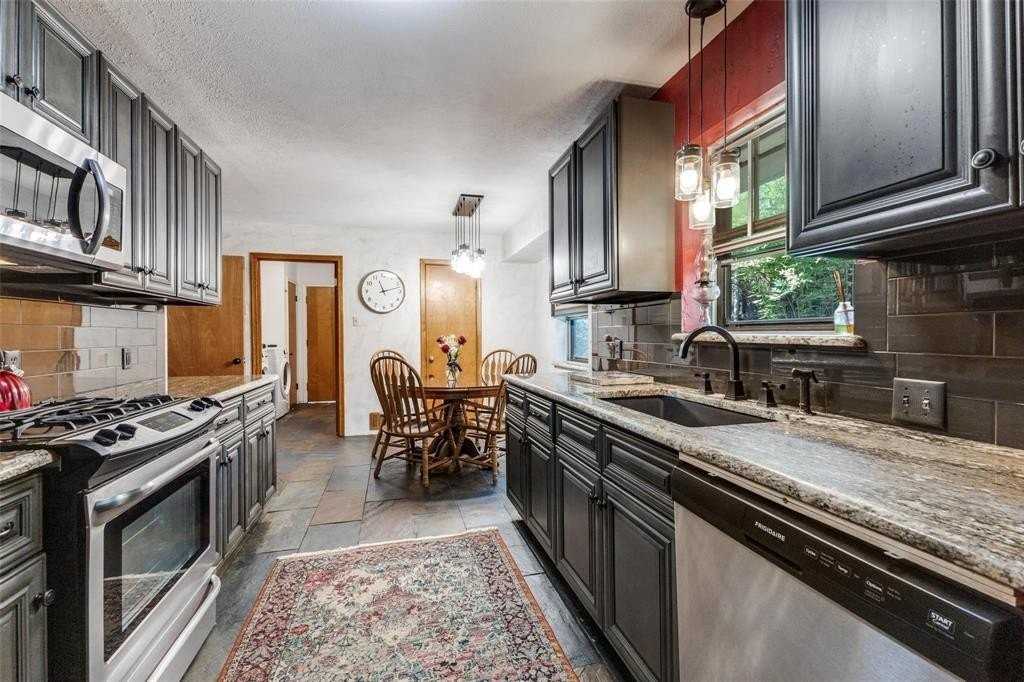 1722 14th Pl - Photo 6 of 34