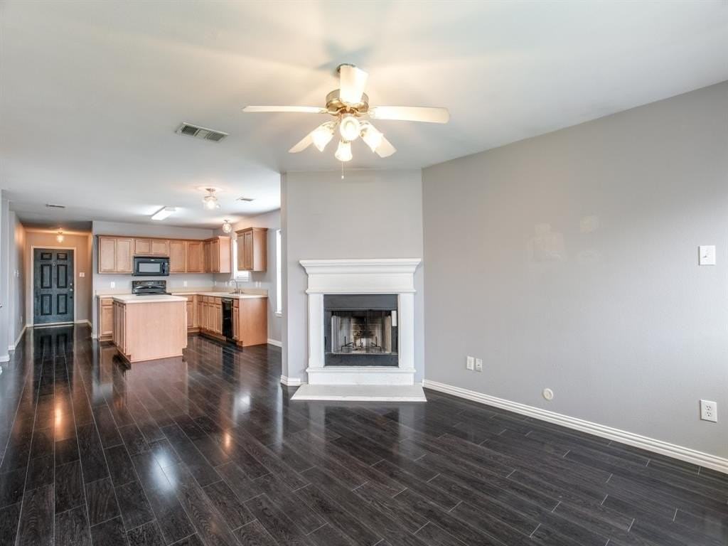1213 Toledo Bend Dr - Photo 5 of 12