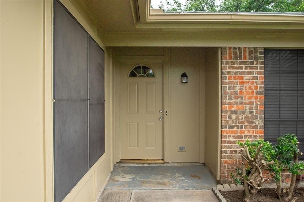 5621 Brent Dr - Photo 3 of 40