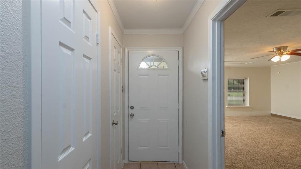 5621 Brent Dr - Photo 4 of 40