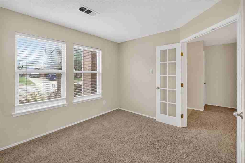 4022 Cedar Elm Ln - Photo 3 of 30