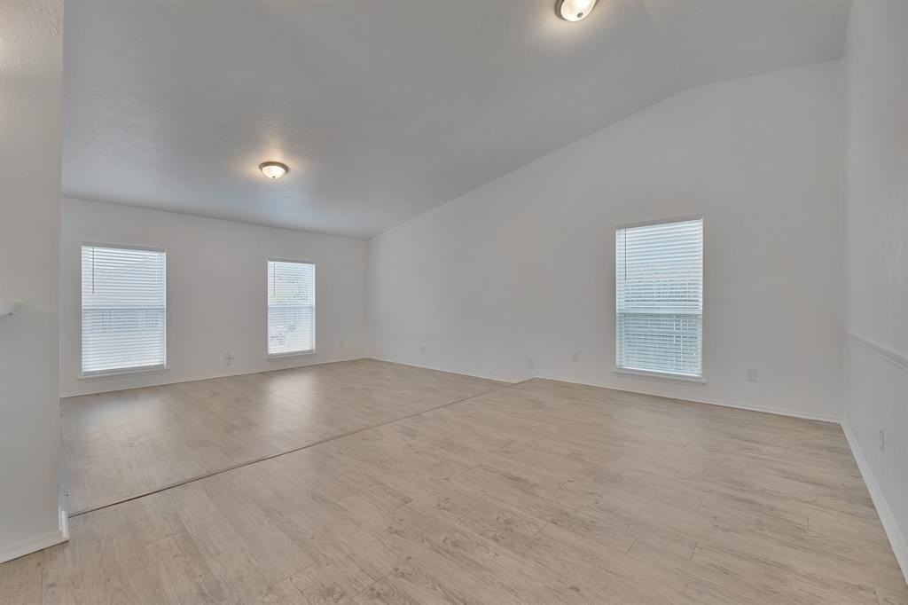 2905 Joymeadow Dr - Photo 3 of 32