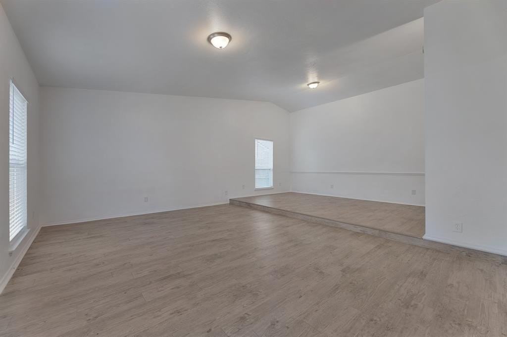 2905 Joymeadow Dr - Photo 4 of 32