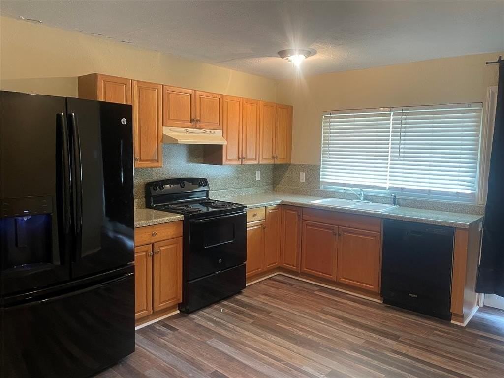 627 Mckown Dr - Photo 2 of 13