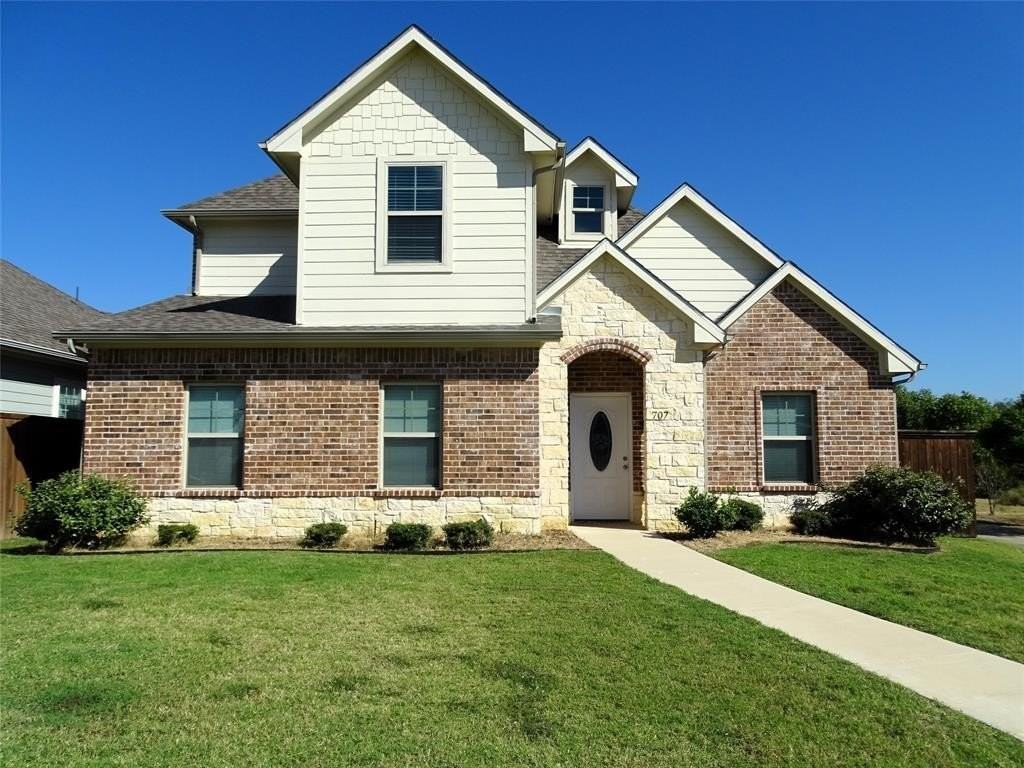707 Mulberry Ct - Photo 2 of 21