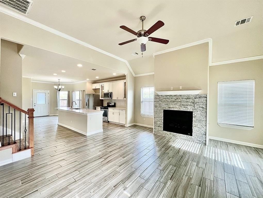 707 Mulberry Ct - Photo 5 of 21