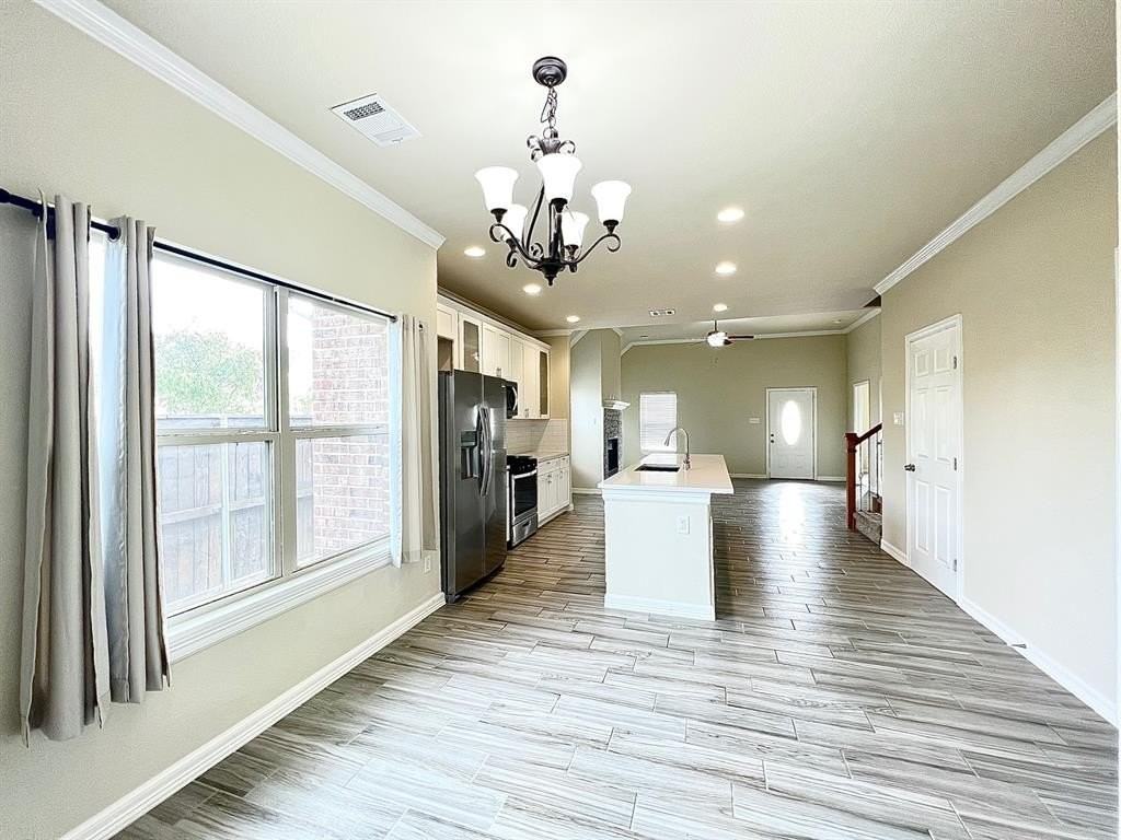 707 Mulberry Ct - Photo 6 of 21