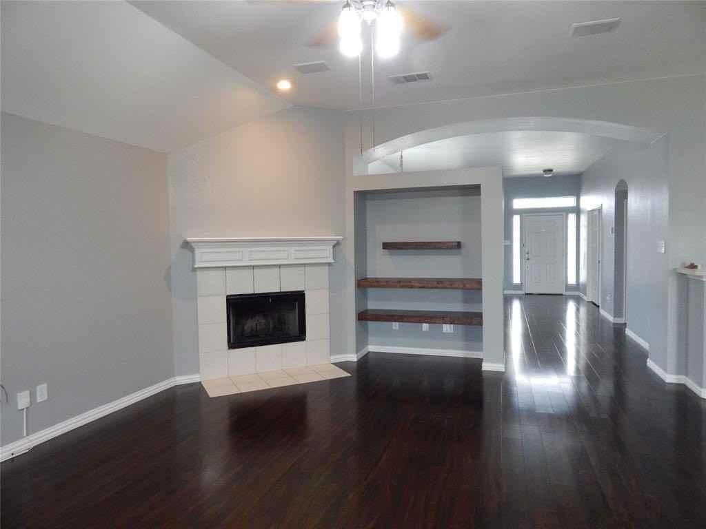 2704 Pyramid Ln - Photo 7 of 14