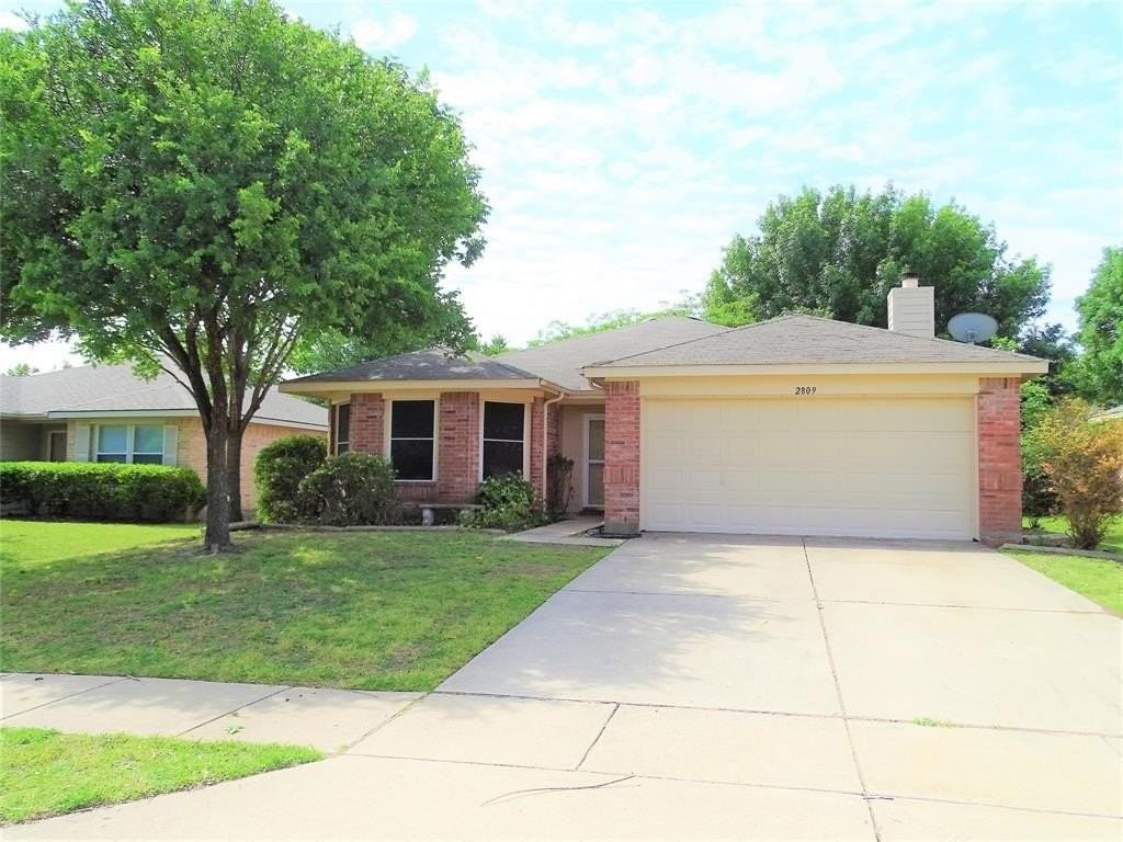 2809 Briargrove Ln - Photo 2 of 20