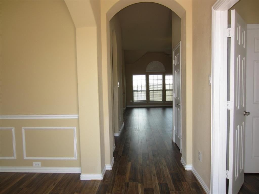 2515 Appaloosa Ln - Photo 2 of 31