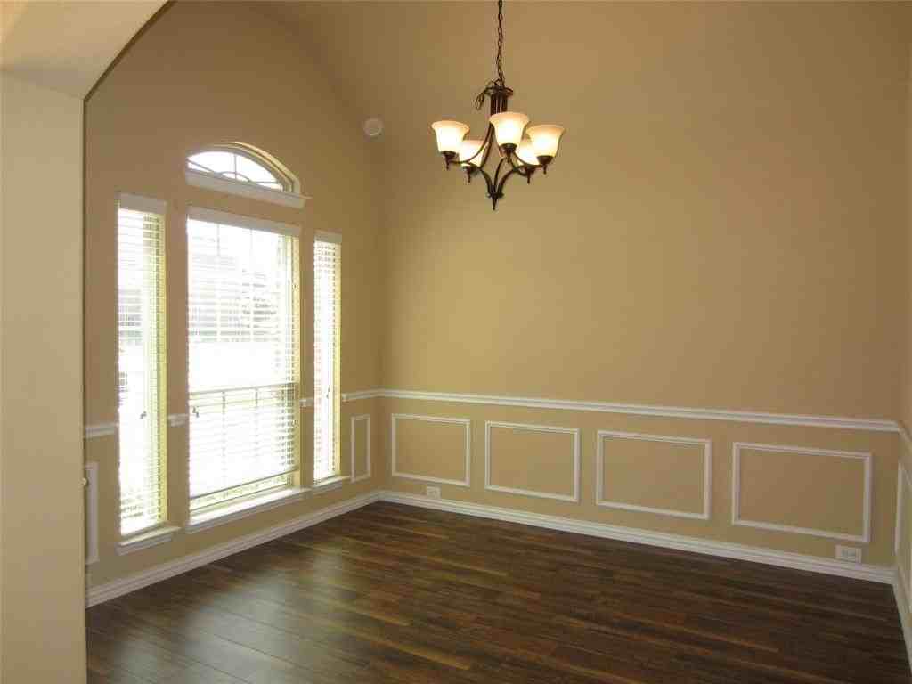 2515 Appaloosa Ln - Photo 3 of 31