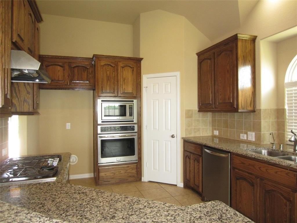 2515 Appaloosa Ln - Photo 6 of 31
