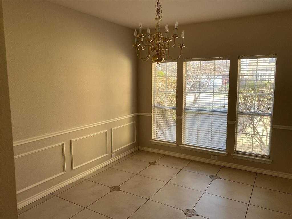 3313 Woodberry Ln - Photo 6 of 14